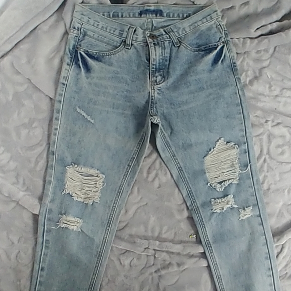 The Factory Korea Women's Distressed Jeans - Picture 3 of 6